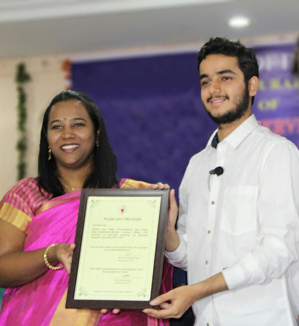 Hacking Club's Director Surya Pratap Singh with Director of Minority Welfare Department, Govt of UP, IAS Mrs. C. Indhumathy